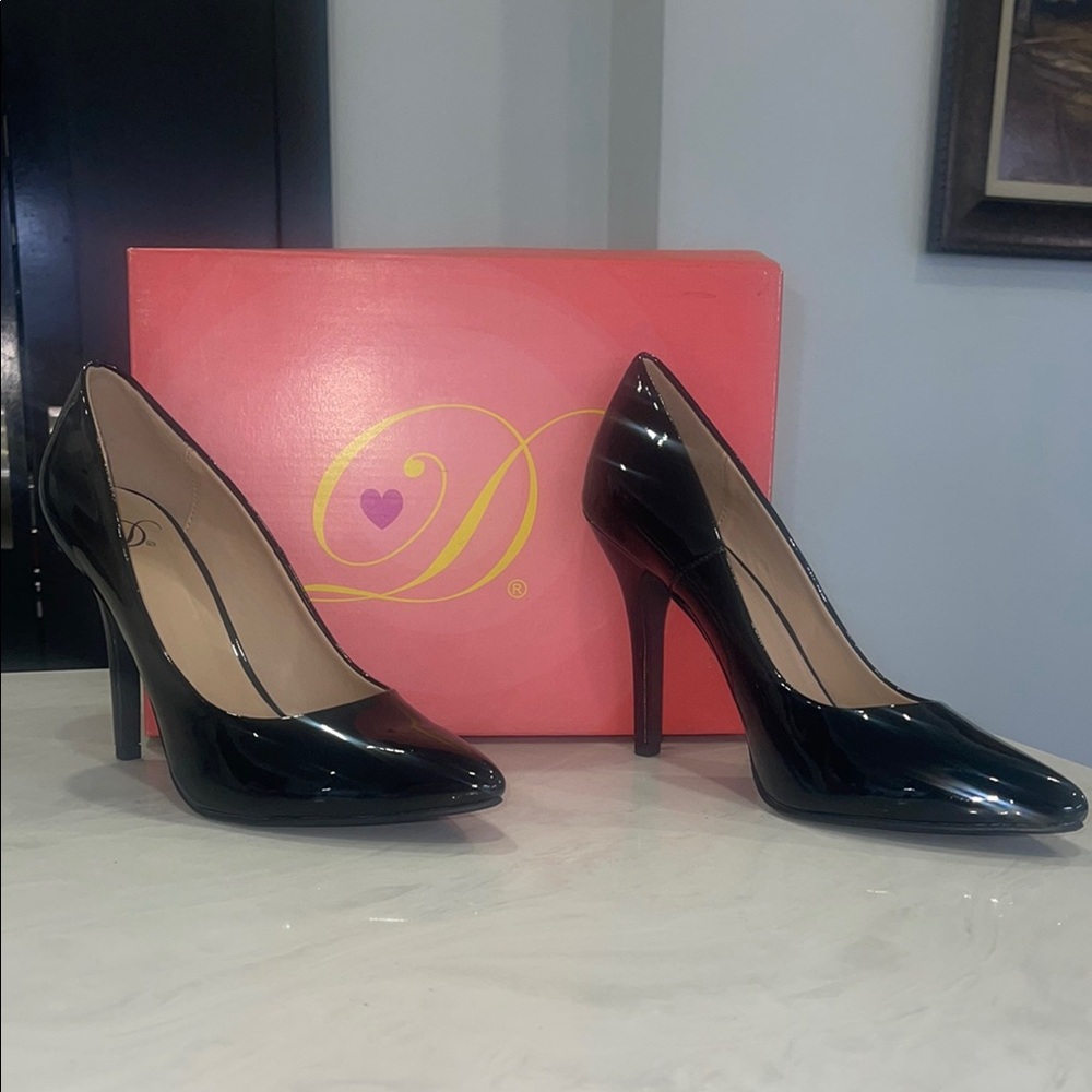 New!! ✨ Gorgeous 🌺 Black Patent Leather Pumps Heels 👠 - Size 9 and 10